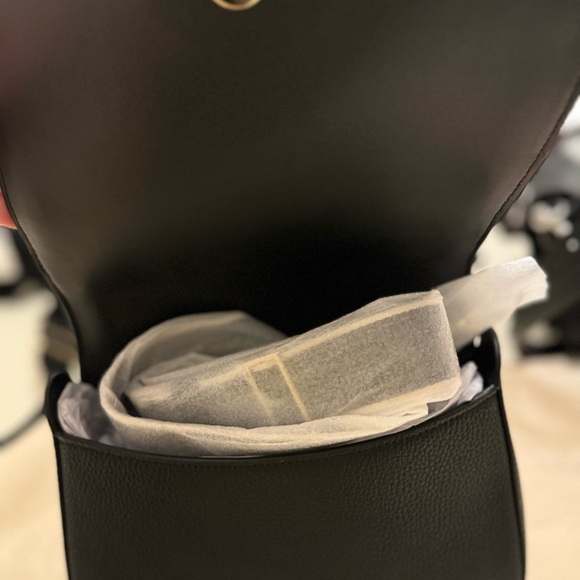 Kate Spade Purse-New w/tags! - Picture 3 of 11